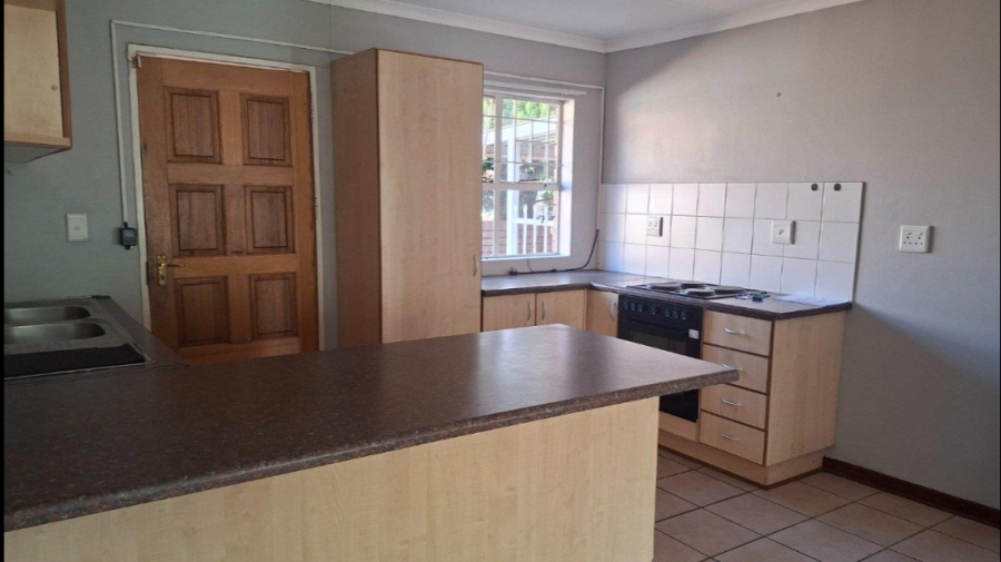 To Let 2 Bedroom Property for Rent in Langenhovenpark Free State